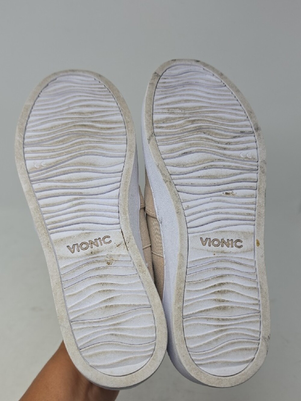 Vionic Kani Beige Laser-Cut Slip-On Flats Size 10 - Picture 6 of 7